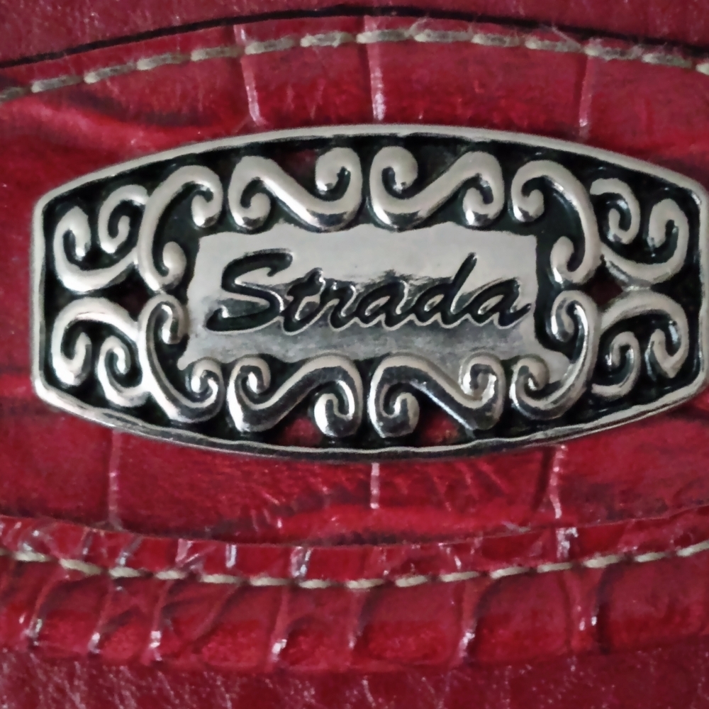 Strada - Picture 2 of 10